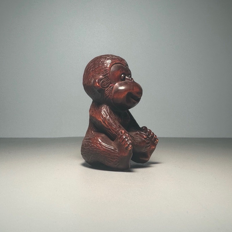 Estatueta de macaco esculpida  - Phone Accessories Market avaliação e preço