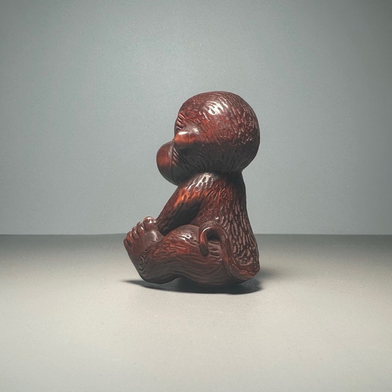 Estatueta de macaco esculpida  - Phone Accessories Market avaliação e preço