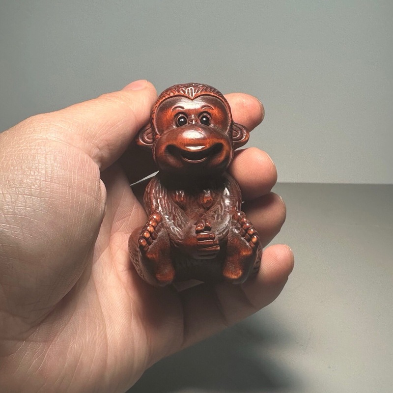 Estatueta de macaco esculpida  - Phone Accessories Market avaliação e preço